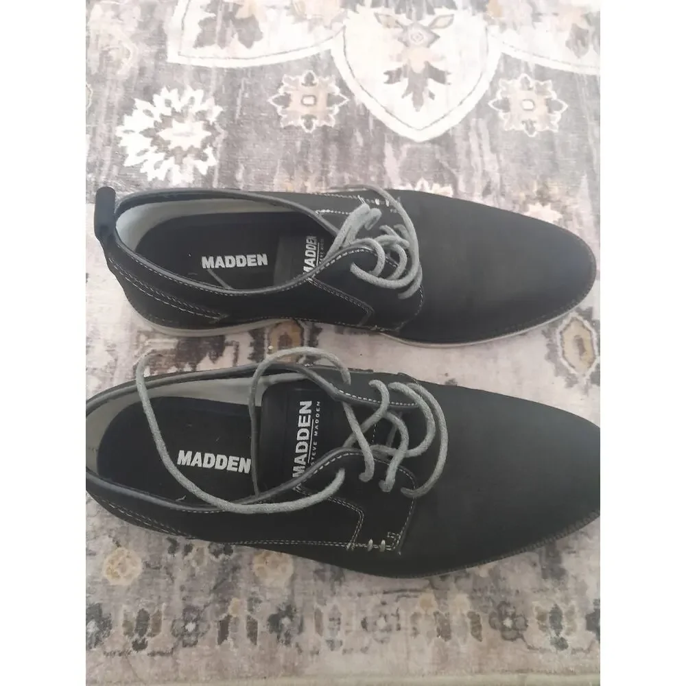 Black canvas oxford casual shoes by Madden by Steve Madden Size 8